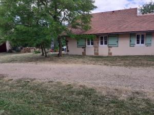 Maisons de vacances Gite Neuvy, 2 pieces, 2 personnes - FR-1-489-10 : Maison de Vacances (2 Adultes)