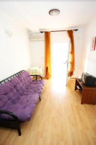 2 bedrooms appartement at Zadar 100 m away from the beach with sea view enclosed garden and wifi