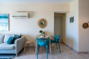 Sunny 2-BR Apartment in Mackenzie