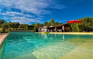 Maisons de vacances Beautiful home in La Roque sur Cze with Outdoor swimming pool and 2 Bedrooms : photos des chambres