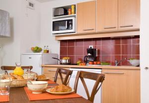Appart'hotels Madame Vacances Les Terrasses De La Plage : Studio