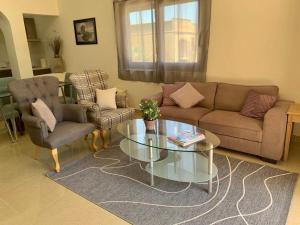 Poolside Luxury Apartment with Patio 11A3S