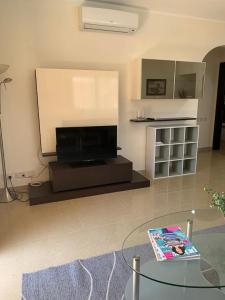 Poolside Luxury Apartment with Patio 11A3S