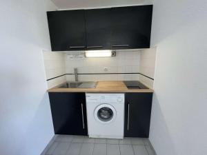 Deux pièces rénové avec terrasse, parking privé à Port Camargue - FR-1-250-173