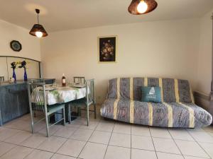 Carnac - Appartement 2 pièces avec terrasse, piscine et parking privé, à 400m de la plage. - FR-1-477-123