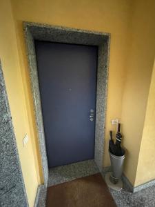 Elegant Apartment in Milan with Panoramic Terrace