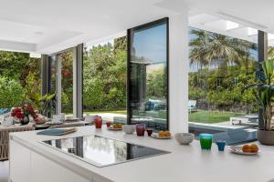 All About Villa Gladiolo