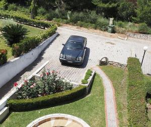 Yades elegant villa 2 minutes away from the beach