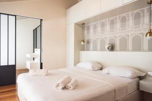 YouHosty - Luxury Town House