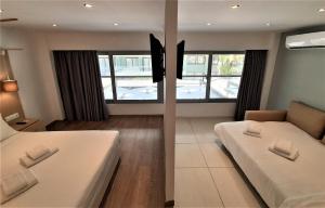 Quadruple Room room in Elite Hotel