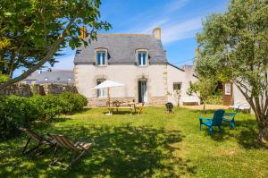 Maisons de vacances Maison pour 5 a Kerity les pieds dans l'eau : photos des chambres