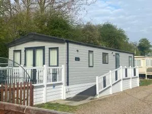 Starling Six Berth caravan pet friendly - Strubby