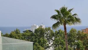 New build modern ap 4 min walk to the beach and Marbella old town