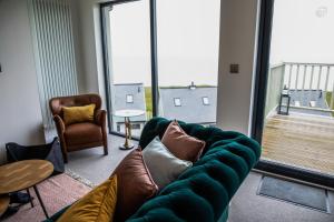 Residence 6 by Together Travel - Luxury 2-Bed Penthouse Apartment