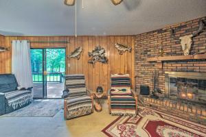 Lake O Pines, Jefferson, TX - Anglers Cabin!