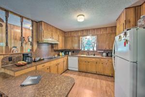 Lake O Pines, Jefferson, TX - Anglers Cabin!