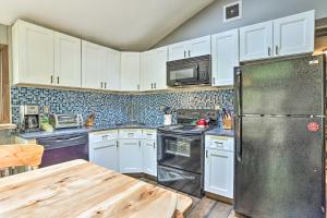 Walk to Lake and Beach Pocono Cabin with Fire Pit