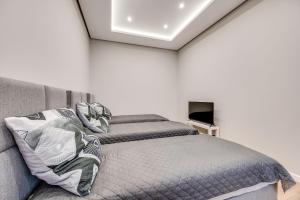 Central Platinum Apartments 29