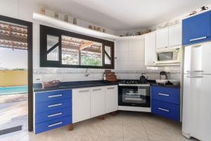 Casa Guaratuba-Barra do SaĆ - "Recanto de Milady" - 80 m da Praia