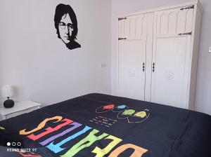 CASA BEATLES DEL VALLE