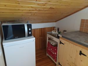 STUDIO LISERAN, et GARAGE pour motos et vélos, gare à 800m