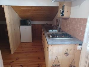 STUDIO LISERAN, et GARAGE pour motos et vélos, gare à 800m