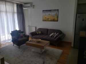 B-G Waterfront Apartment