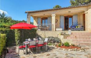 Maisons de vacances Beautiful Home In Cruzy With Wifi, Private Swimming Pool And Outdoor Swimming Pool : photos des chambres