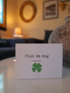 Carpe Diem, het ruime chalet met houtkachel nabij Wildlands Emmen