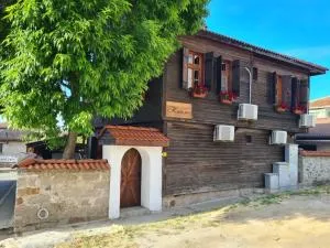 Къща за гости Катлея - 阿赫托波尔