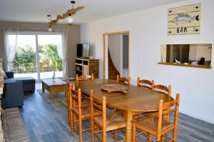 Maisons de vacances La maison penchee, avec jardin a 50m de la plage : photos des chambres
