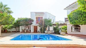 Villa Relax 1 by Kivoya