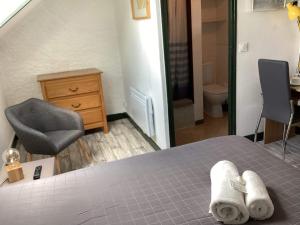 Hotels AUBERGE DE LA VOUTE : Chambre Double