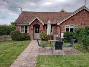 Little Broad Cottage Norfolk 2 Bedroom Sleep 4 - Rollesby