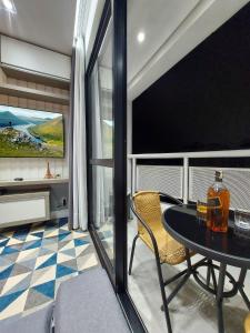 Apartment in the heart of Moema with Garage and Service