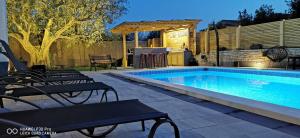 Apartment Sunrise Garden and Sea view