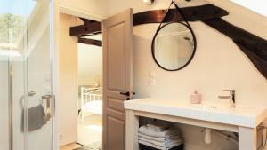 Maisons d'hotes Chateau La Mothaye - self catering apartments with pool in the Loire Valley : photos des chambres