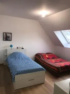 Chambre , 1 lit double et 1 lit simple - Bel Air