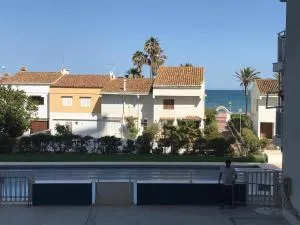 Apartamento en complejo residencial con piscina y garaje frente al mar - El Puig