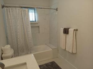 Luxury 2 Bedroom Rooftop pool View unit #3