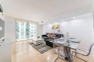 4BR APT with Bay View at Brickell, Free Parking
