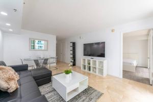 4BR APT with Bay View at Brickell, Free Parking