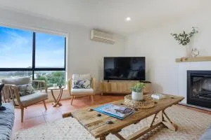 Rosie's Seaview-Lake to ocean view - Millingandi