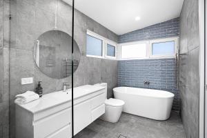 Bluehaven Woolgoolga - Brand New, Ocean Views, 200m Stroll to Beach and Restaurants!