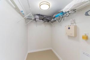 Stunning 2BR with Ocean View at Brickell, Free Parking