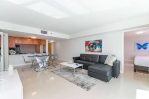 Stunning 2BR with Ocean View at Brickell, Free Parking
