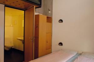 Double Room with Private Bathroom room in Solothurn Youth Hostel