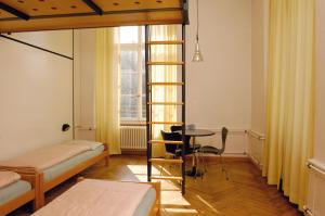 Sextuple Room with Shared Bathroom room in Solothurn Youth Hostel