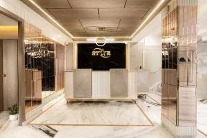 Hotel Star By Star Group- Near Delhi Airport - Nova Deli