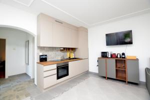 New apartment with terrace 3